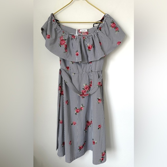 NWT Calvin Klein Striped Floral Embroidery Tie Waist Knee Length Dress Size 6 - Picture 1 of 11